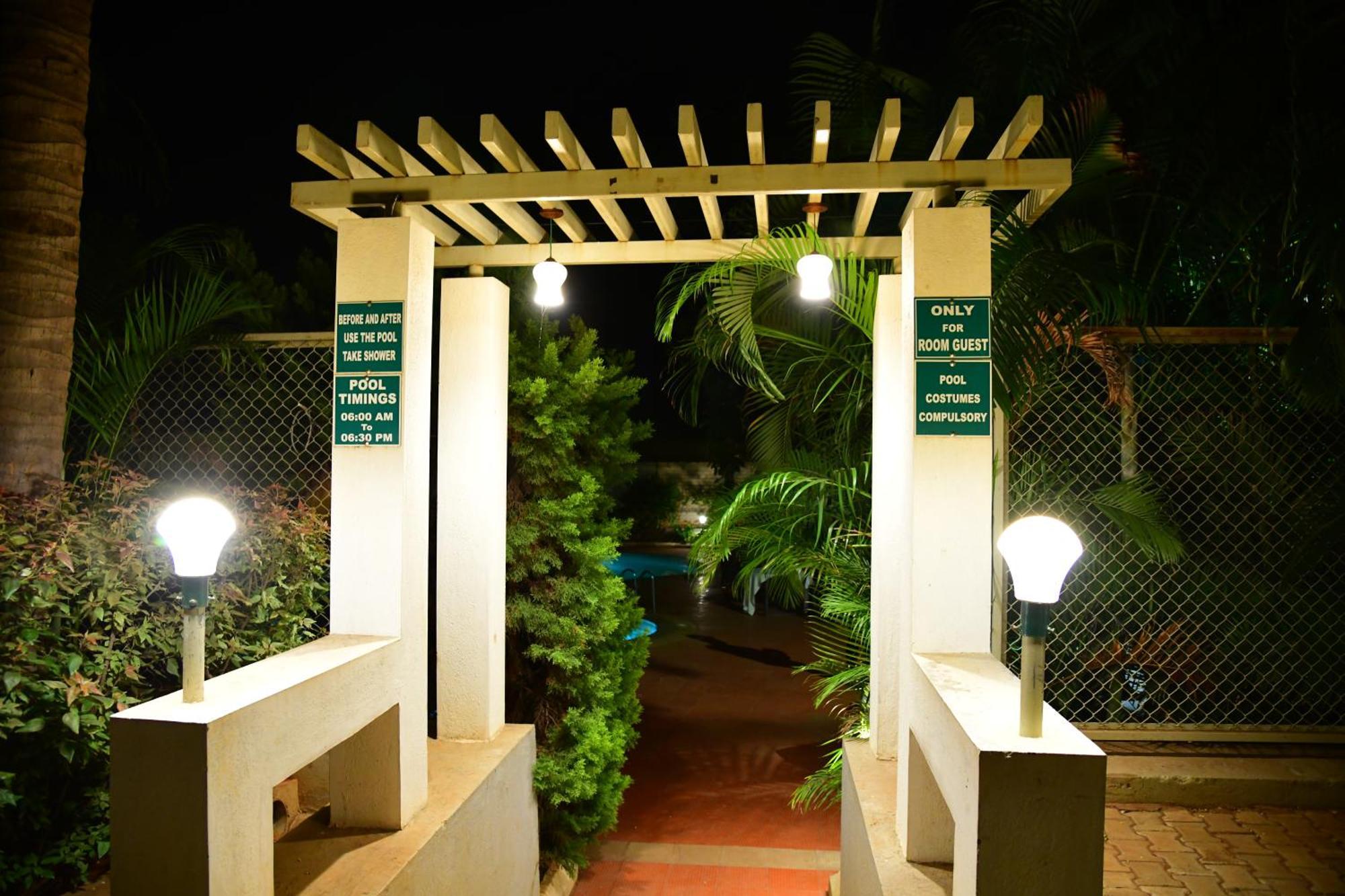 Nijaguna Resorts Chāmrājnagar Dış mekan fotoğraf