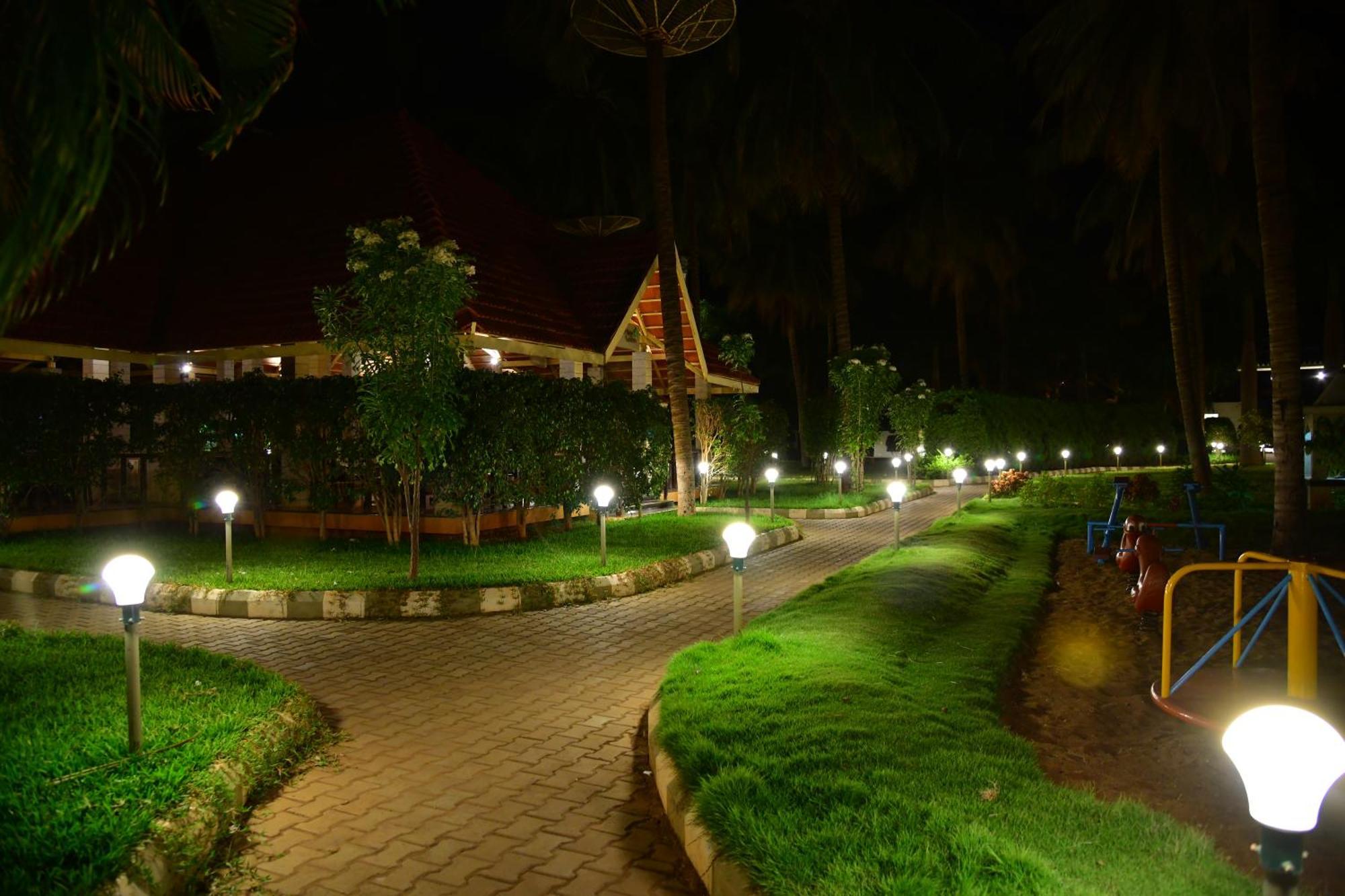 Nijaguna Resorts Chāmrājnagar Dış mekan fotoğraf