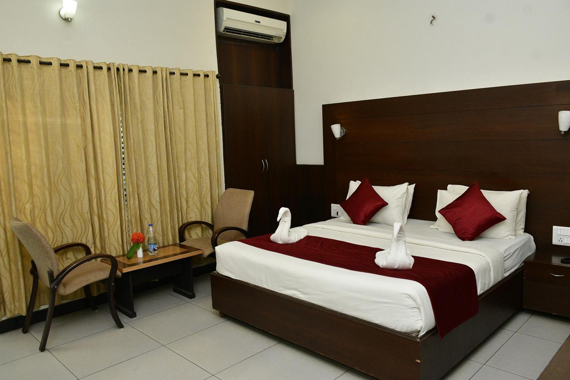 Nijaguna Resorts Chāmrājnagar Dış mekan fotoğraf