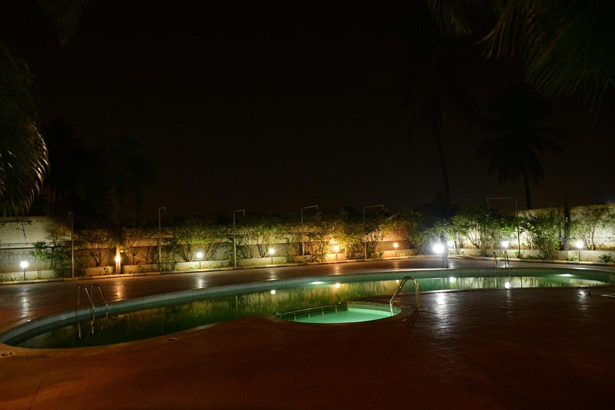 Nijaguna Resorts Chāmrājnagar Dış mekan fotoğraf